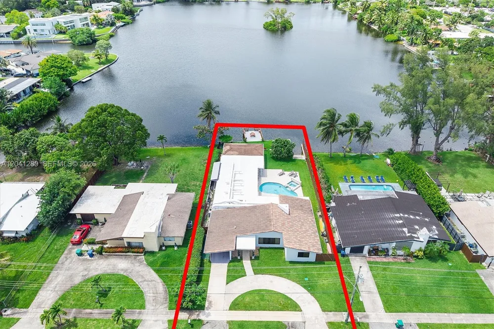 2531 NE 195th St Miami, FL 33180