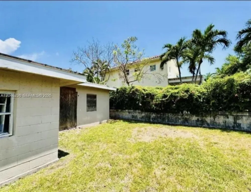 2616 NE 214th St Miami, FL 33180