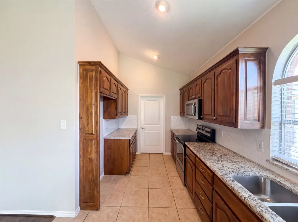 1205 Kachina Lane Fort Worth, TX 76052