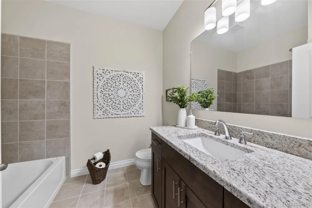 3716 Chatham Pl Brighton Township, MI 48114