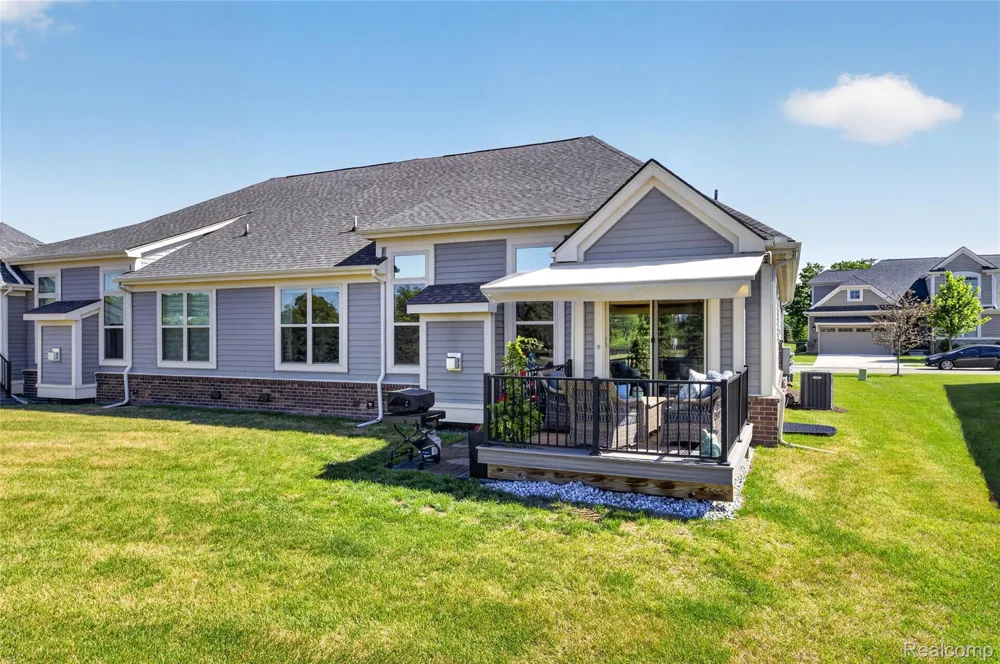 3716 Chatham Pl Brighton Township, MI 48114