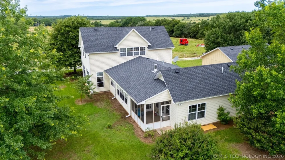 4852 3855 ROAD Stuart, OK 74570