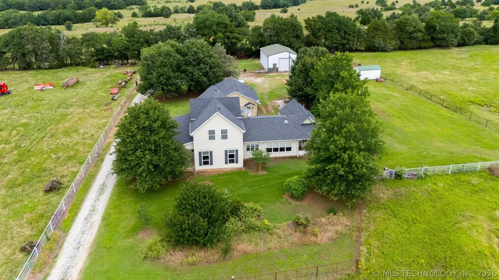 4852 3855 ROAD Stuart, OK 74570