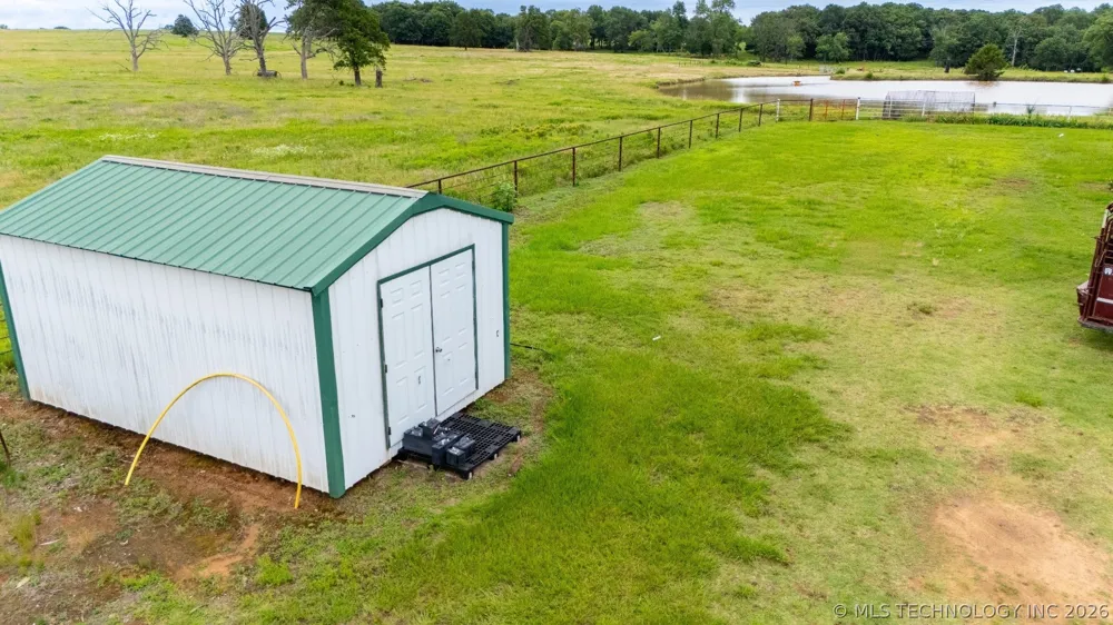4852 3855 ROAD Stuart, OK 74570