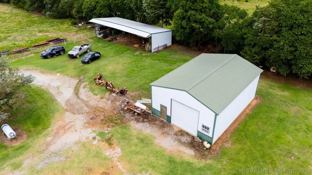 4852 3855 ROAD Stuart, OK 74570