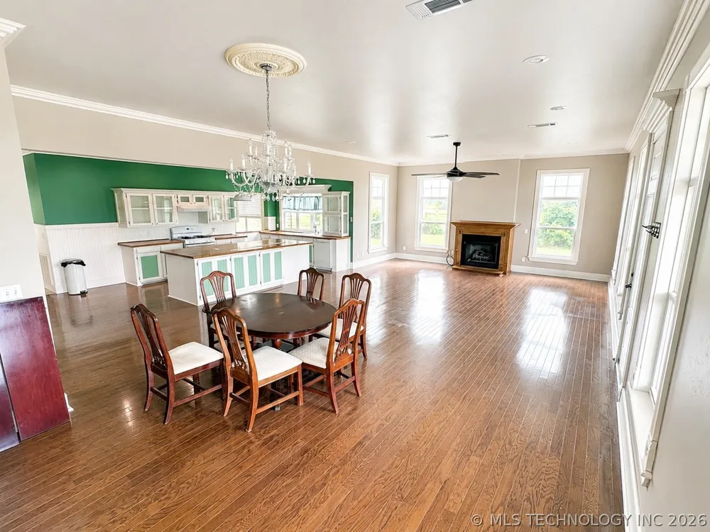 4852 3855 ROAD Stuart, OK 74570
