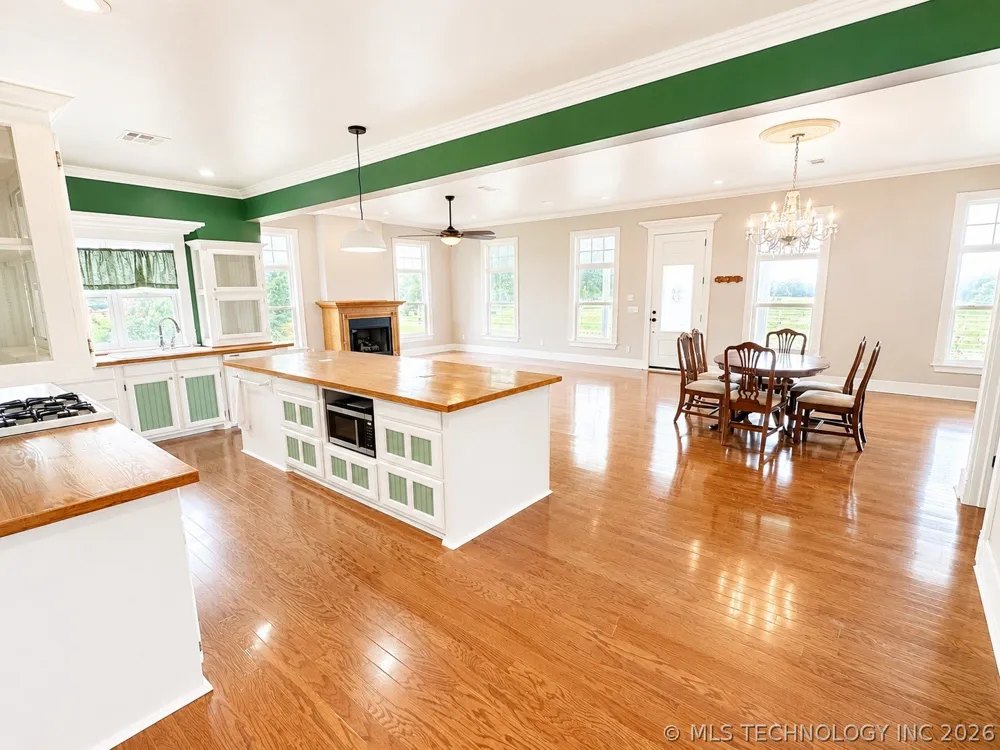 4852 3855 ROAD Stuart, OK 74570