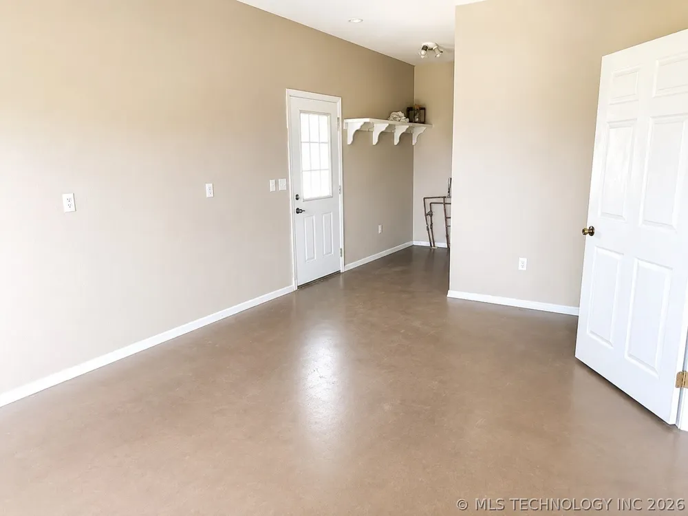 4852 3855 ROAD Stuart, OK 74570