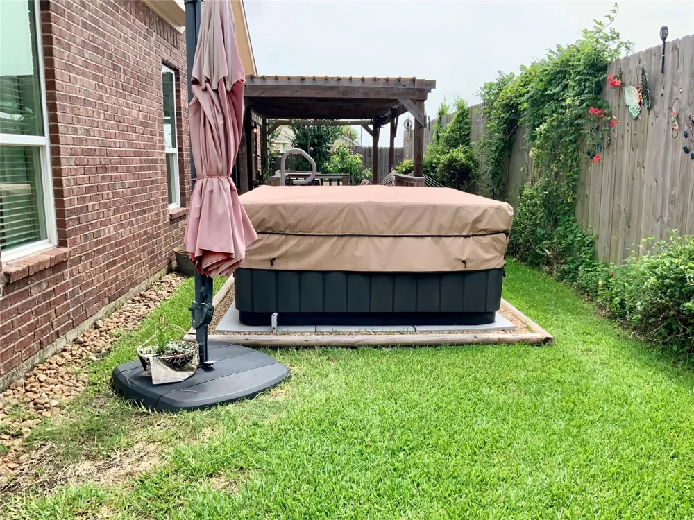 13606 Cotton Court Mont Belvieu, TX 77523
