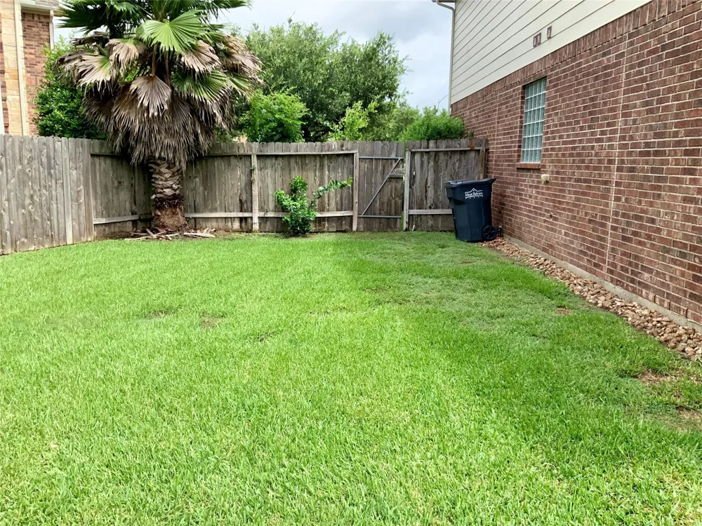 13606 Cotton Court Mont Belvieu, TX 77523