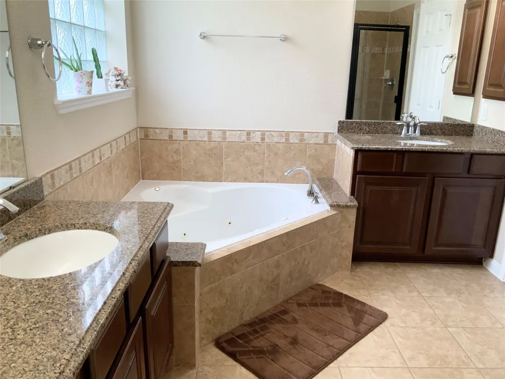 13606 Cotton Court Mont Belvieu, TX 77523