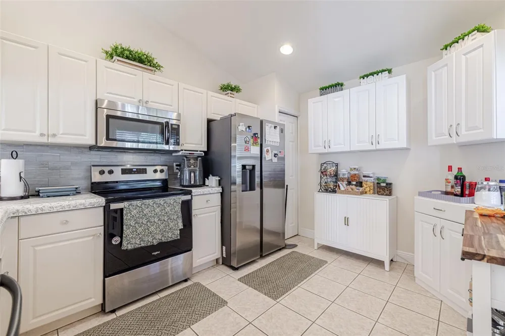 2305 SUMMERSWEET DRIVE Alva, FL 33920