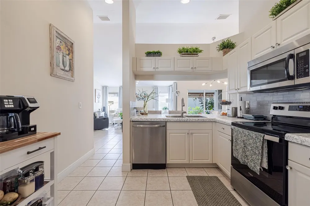 2305 SUMMERSWEET DRIVE Alva, FL 33920