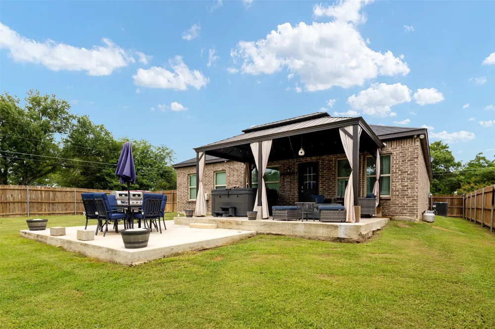 8112 Lakeshore Drive Kemp, TX 75143