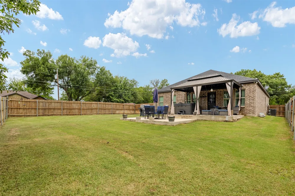 8112 Lakeshore Drive Kemp, TX 75143