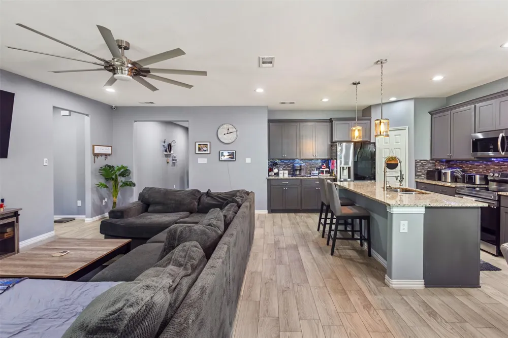 8112 Lakeshore Drive Kemp, TX 75143