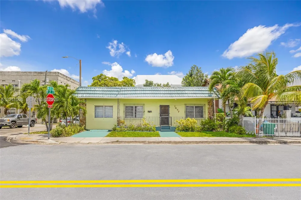 1477 NW 2nd St Miami, FL 33125