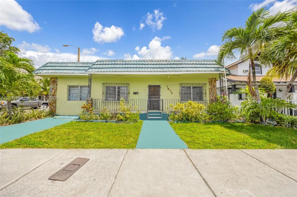 1477 NW 2nd St Miami, FL 33125