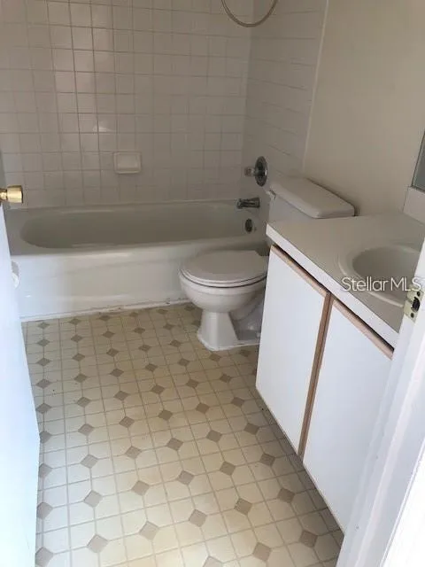 1735 FLUORSHIRE DRIVE Brandon, FL 33511