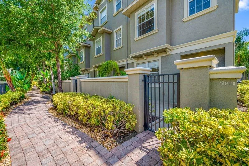 7125 102ND LANE Seminole, FL 33772