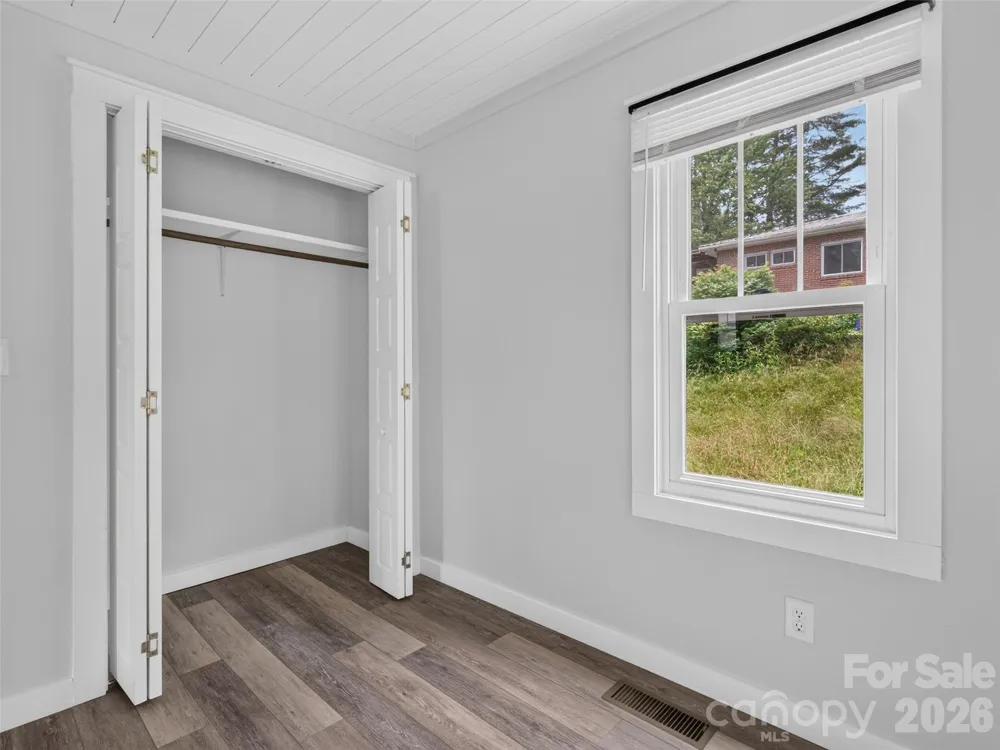 250 Oakdale Street Brevard, NC 28712