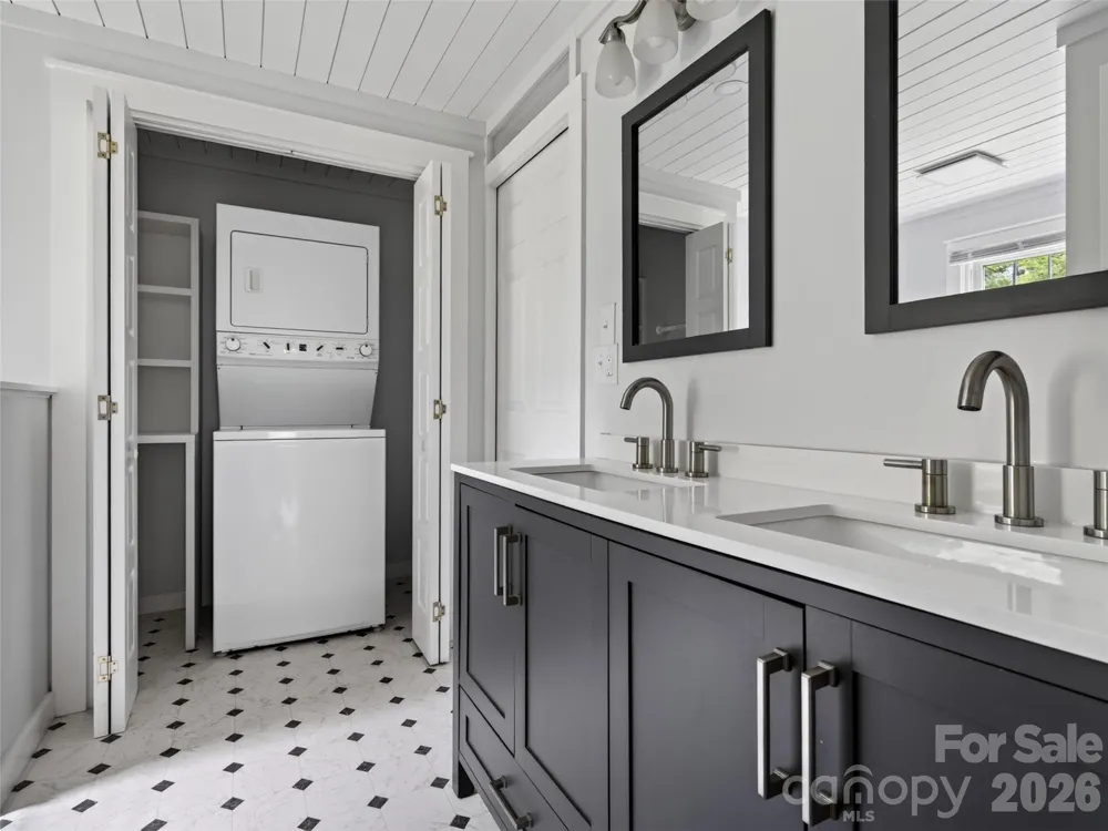 250 Oakdale Street Brevard, NC 28712