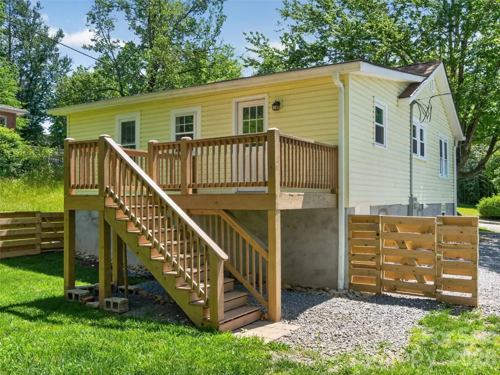 250 Oakdale Street Brevard, NC 28712
