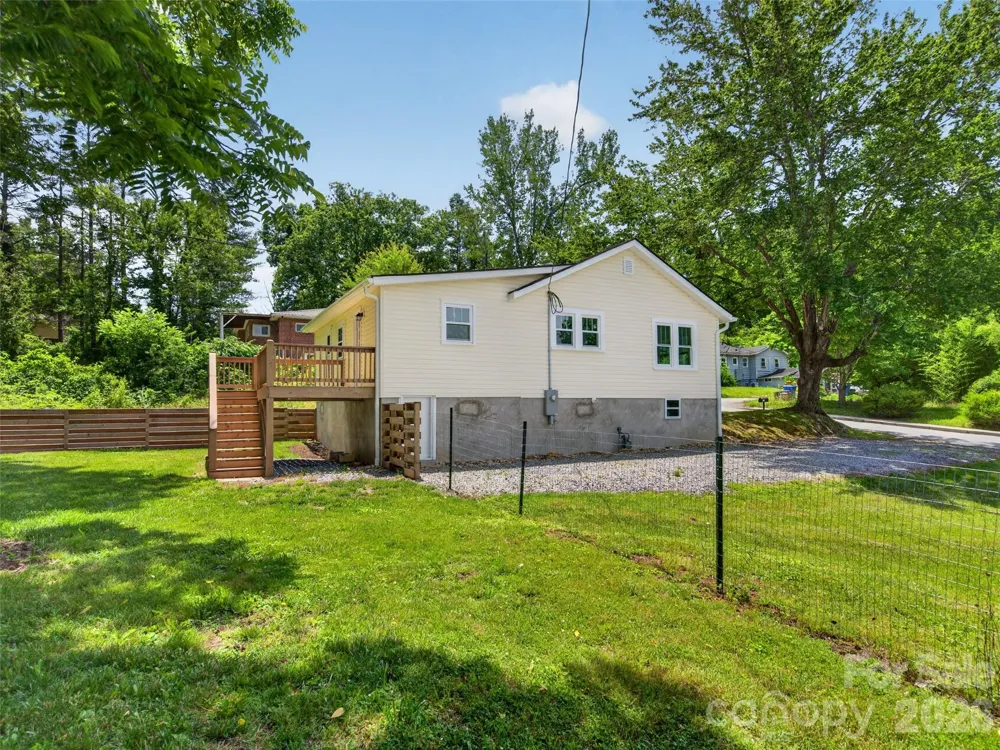250 Oakdale Street Brevard, NC 28712