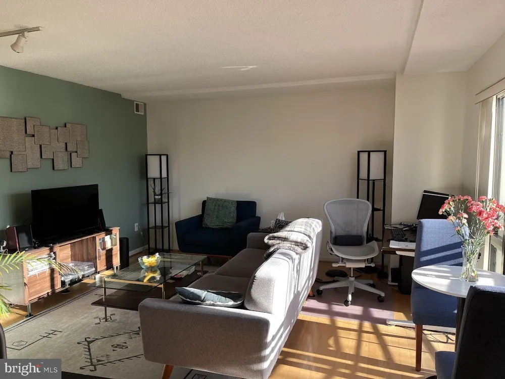 7923 EASTERN AVENUE #402 Silver Spring, MD 20910