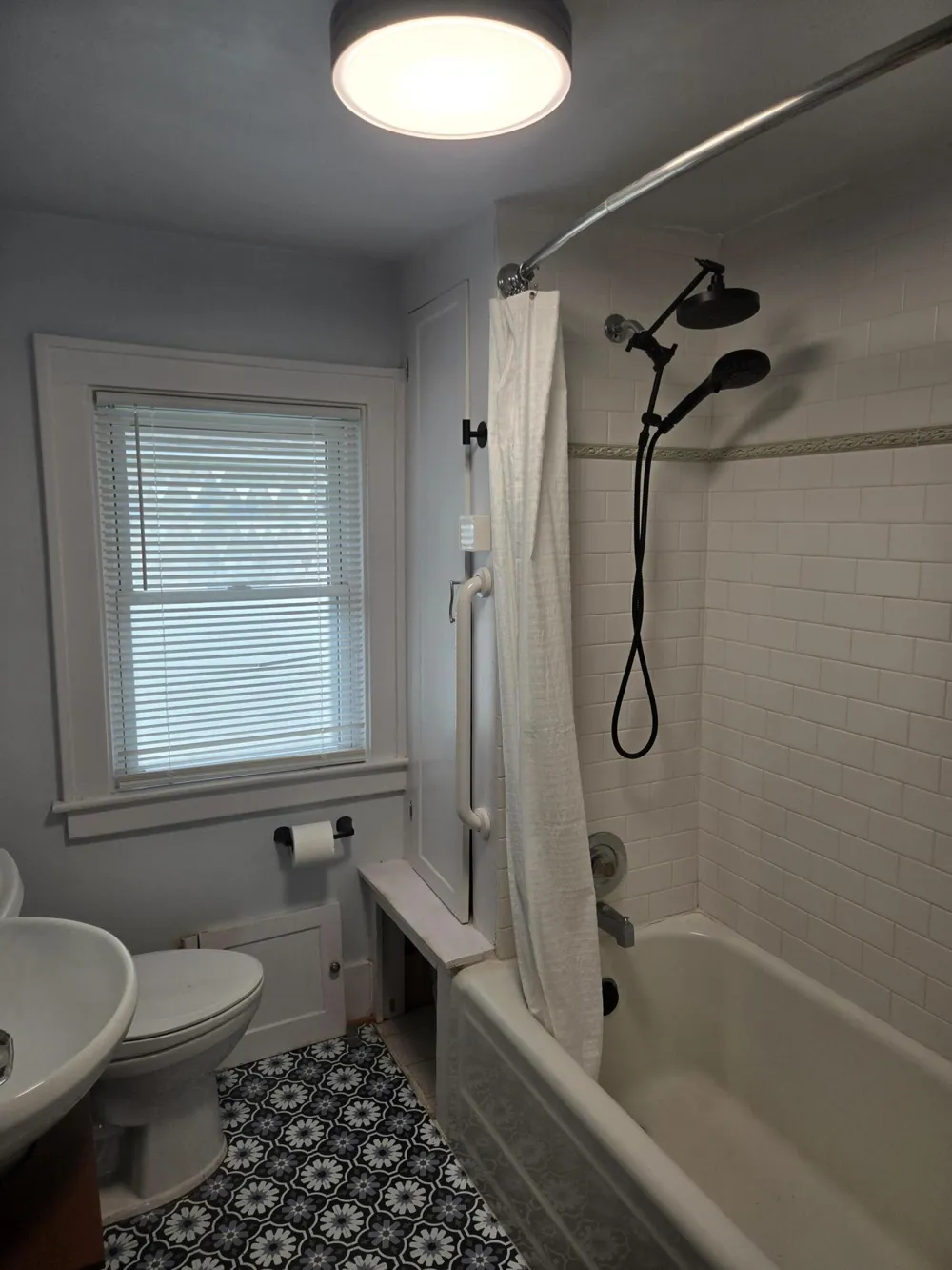 917 Forestdale Road Royal Oak, MI 48067