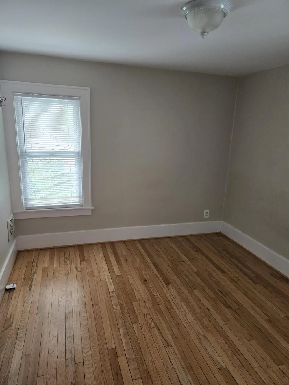 917 Forestdale Road Royal Oak, MI 48067