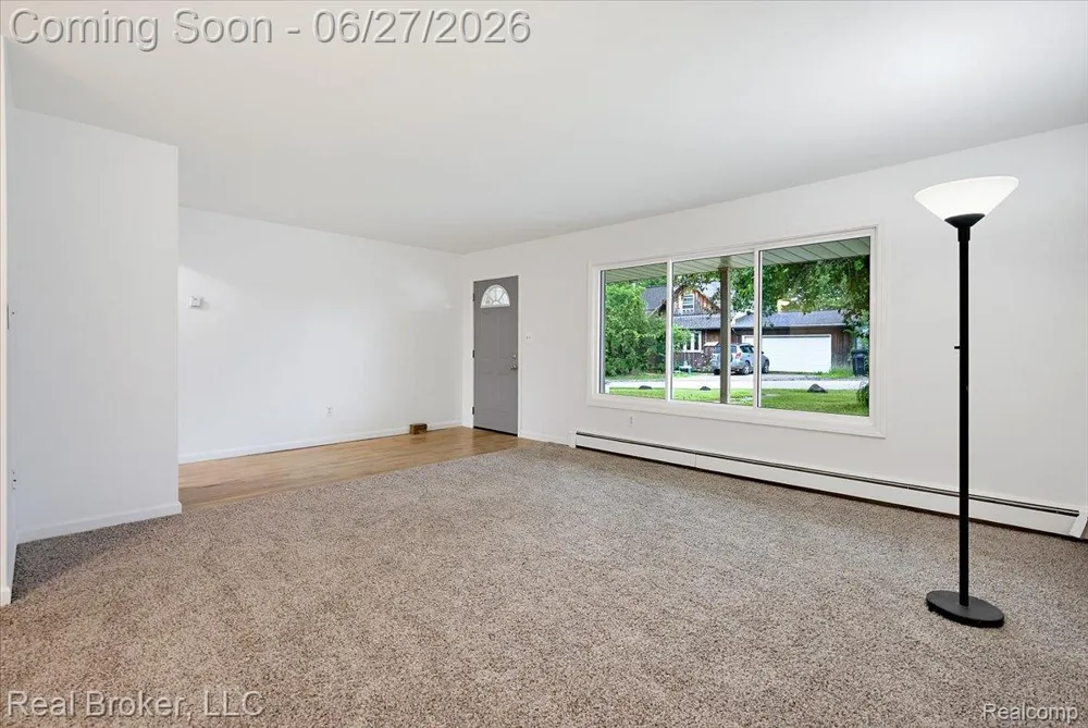 8320 Hillpoint Drive Hamburg Township, MI 48116