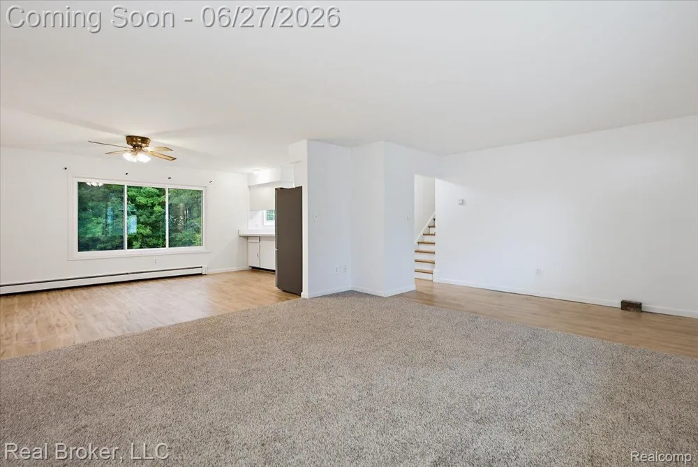 8320 Hillpoint Drive Hamburg Township, MI 48116