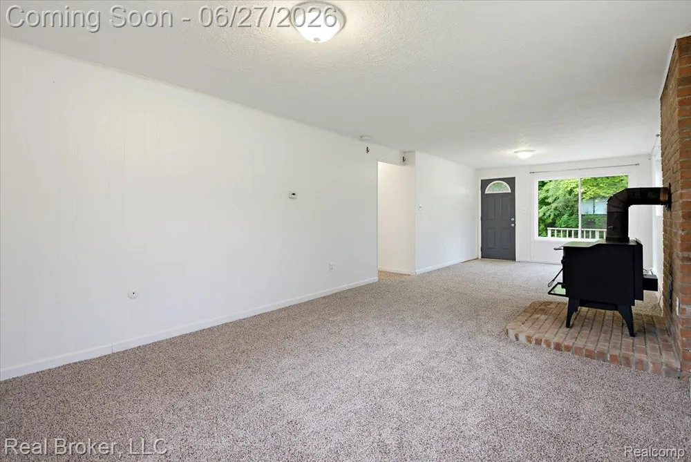 8320 Hillpoint Drive Hamburg Township, MI 48116