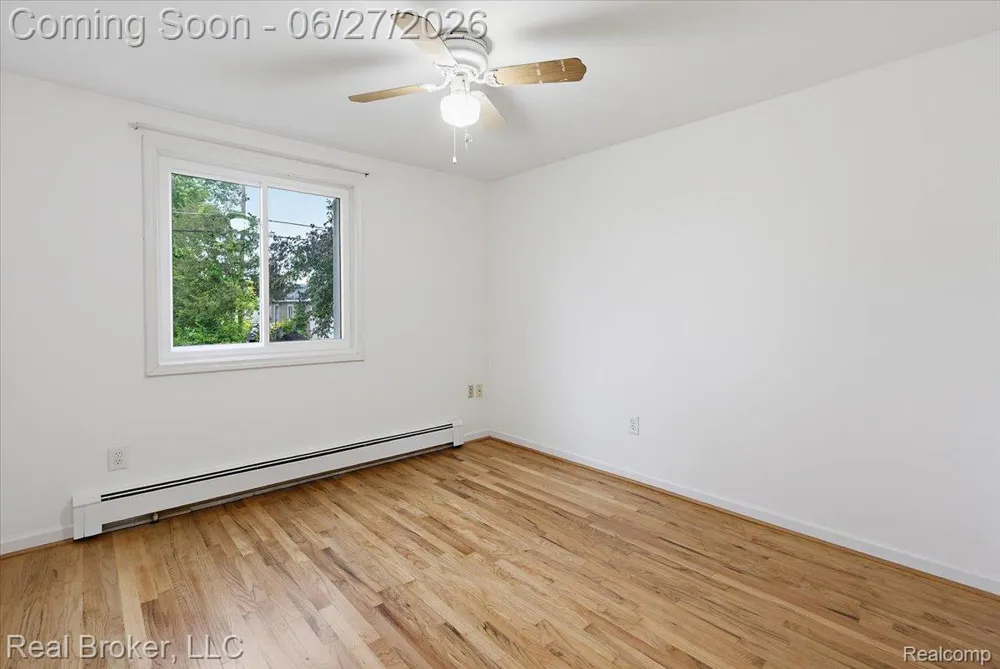 8320 Hillpoint Drive Hamburg Township, MI 48116