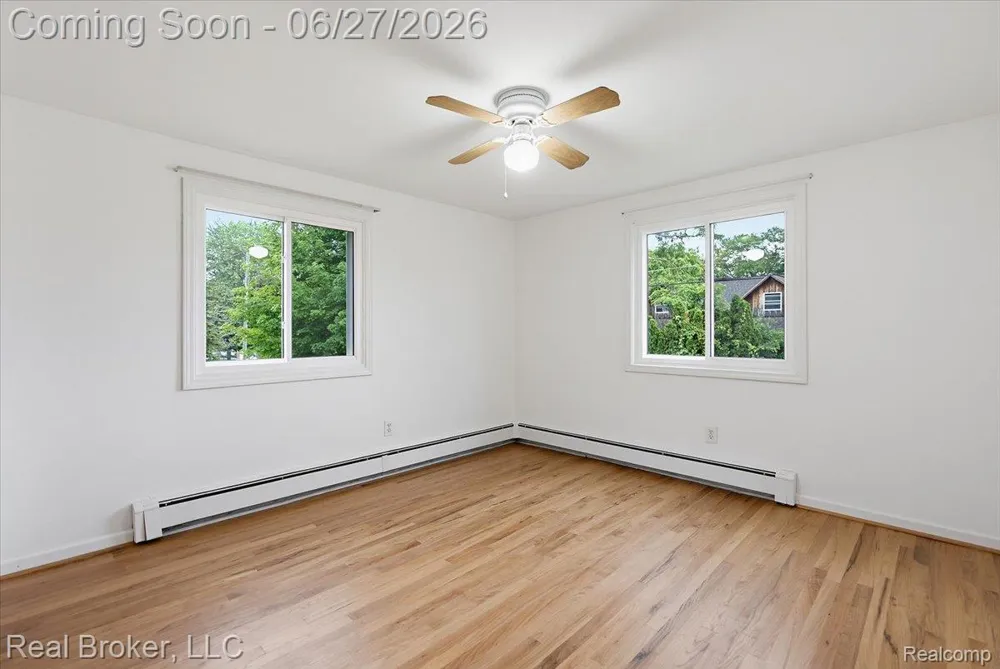 8320 Hillpoint Drive Hamburg Township, MI 48116