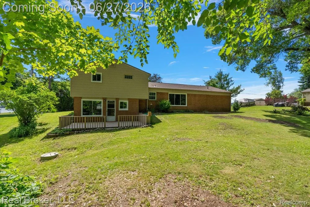 8320 Hillpoint Drive Hamburg Township, MI 48116