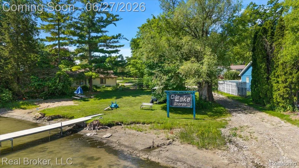 8320 Hillpoint Drive Hamburg Township, MI 48116