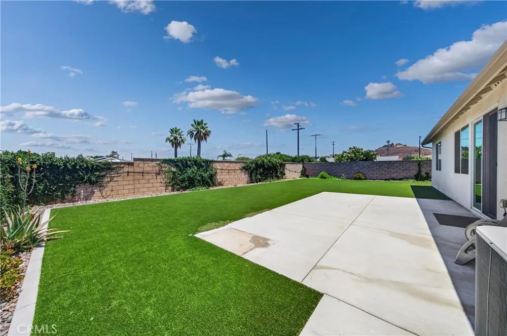 9019 Black Thorn Street Jurupa Valley, CA 92509