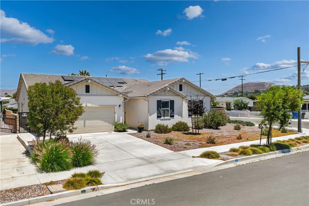 9019 Black Thorn Street Jurupa Valley, CA 92509