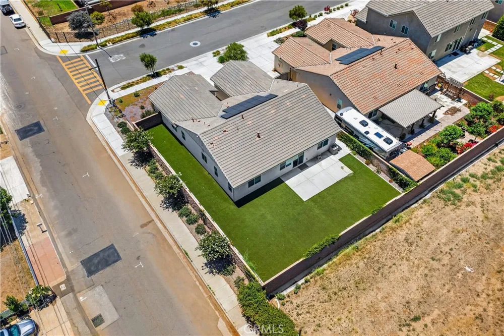 9019 Black Thorn Street Jurupa Valley, CA 92509