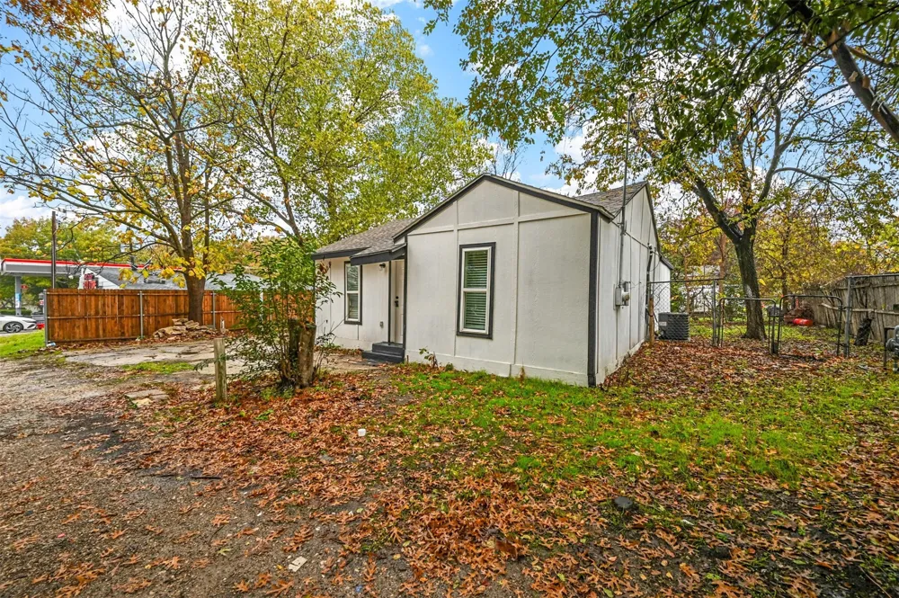 105 Short Street Farmersville, TX 75442