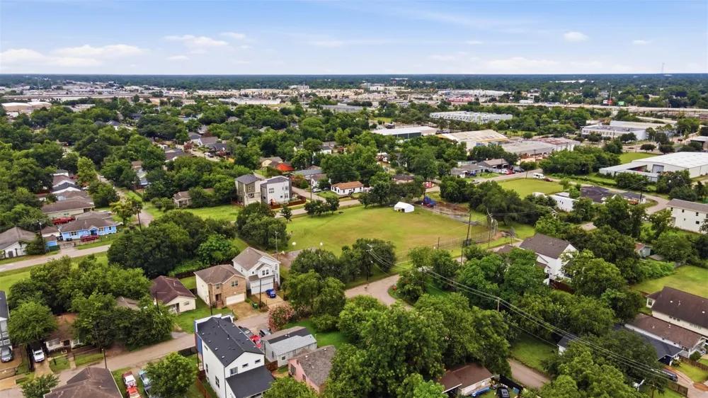 842 E 40th Street North Houston, TX 77022