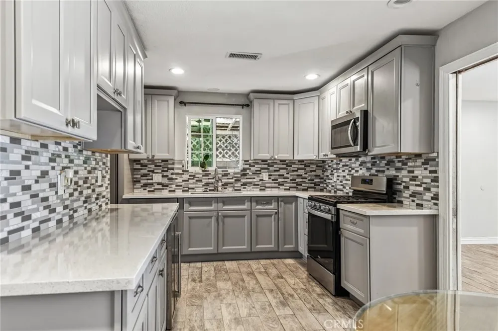 17316 Hawthorne Avenue Fontana, CA 92335