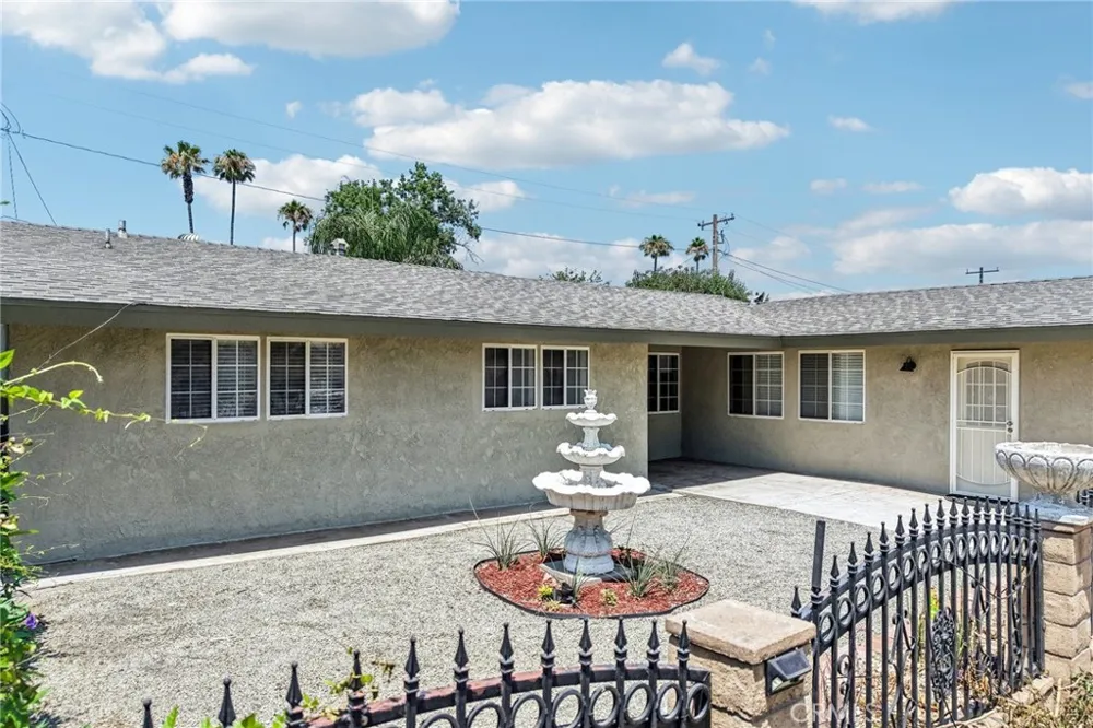 17316 Hawthorne Avenue Fontana, CA 92335