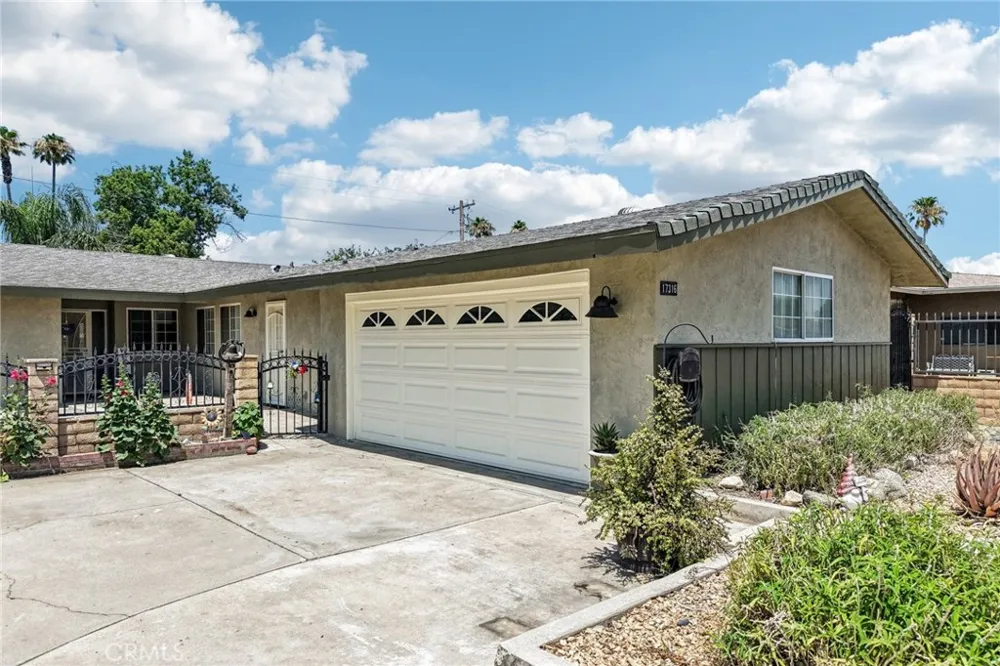17316 Hawthorne Avenue Fontana, CA 92335