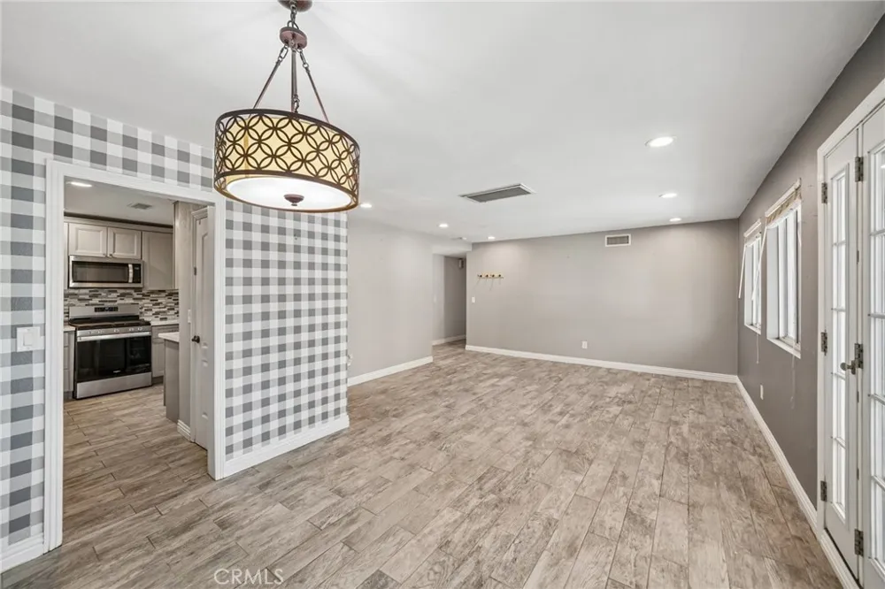 17316 Hawthorne Avenue Fontana, CA 92335
