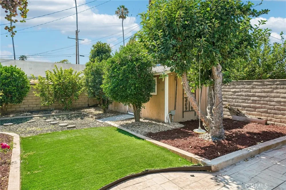 17316 Hawthorne Avenue Fontana, CA 92335