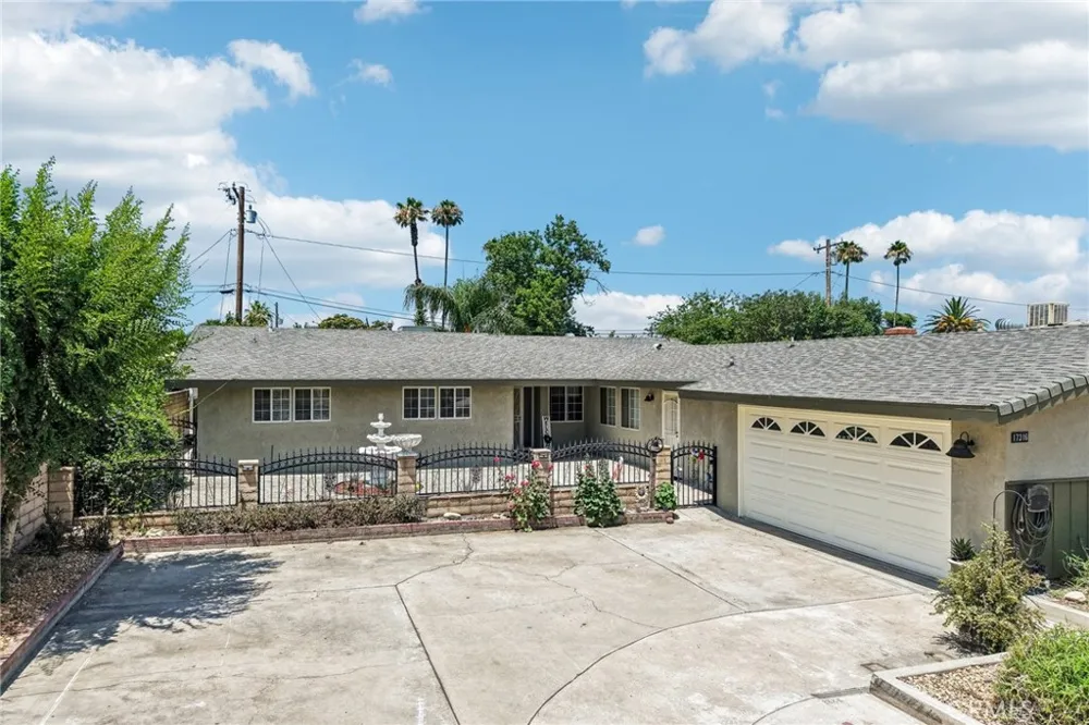 17316 Hawthorne Avenue Fontana, CA 92335