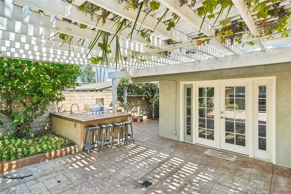 17316 Hawthorne Avenue Fontana, CA 92335